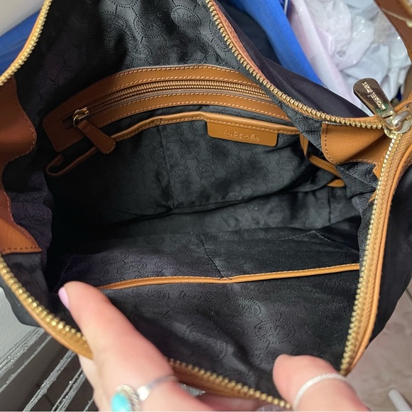 Michael Kors Kempton Nylon Women's Shoulder Bag - Picture 6 of 11